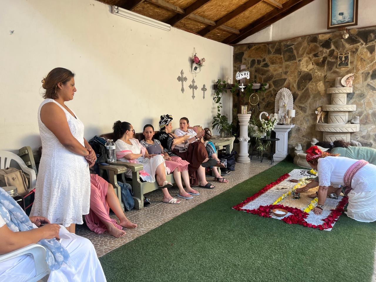 Participantes durante ritual